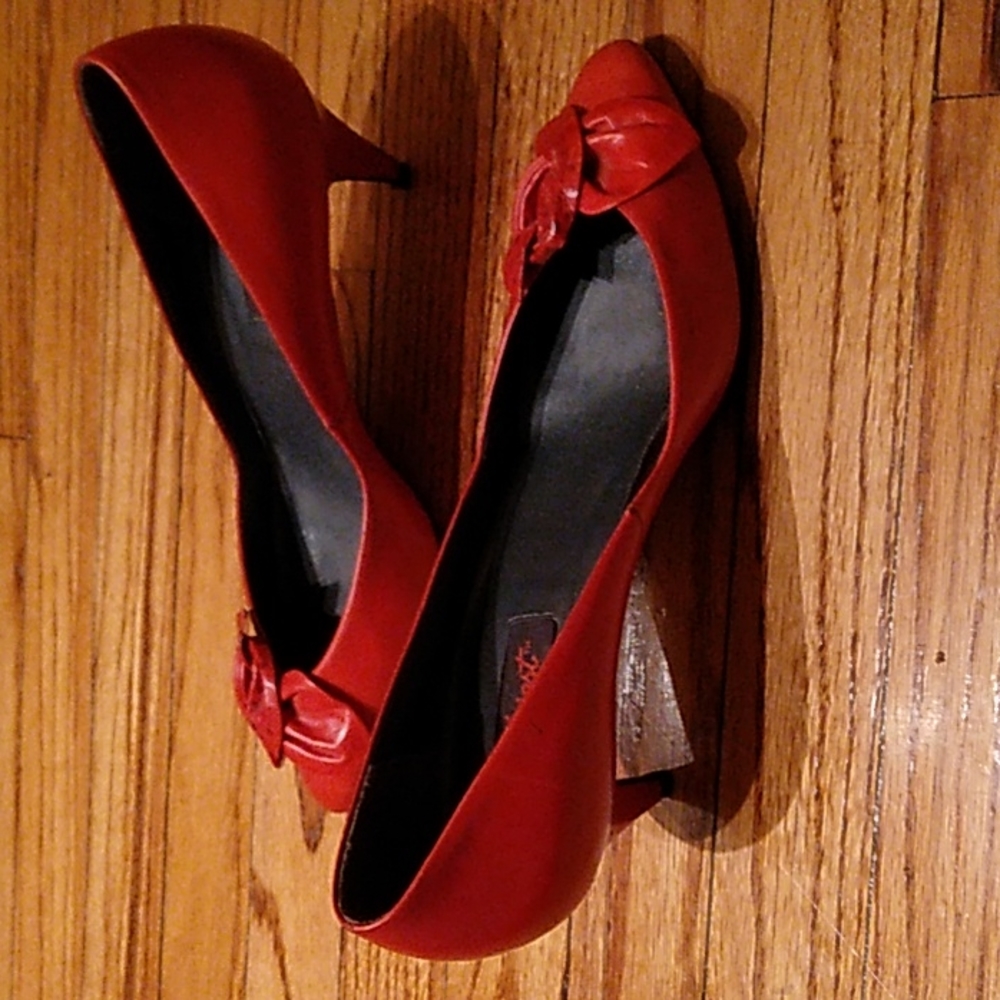 Red pumps - Picture 5 of 11